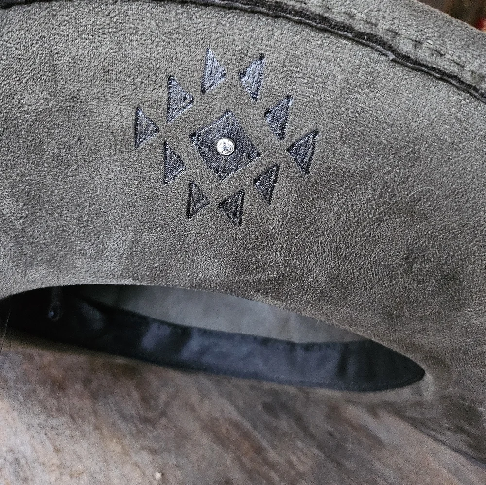 NWT Olive green hand burned cattleman's suede cowboy hat